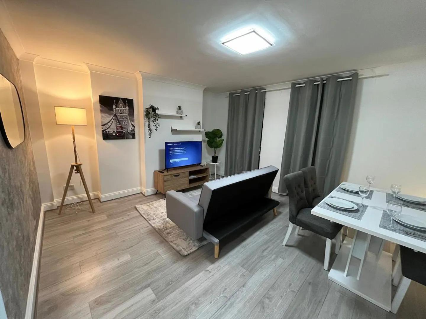Contemporary Style In The Heart Of Apartment