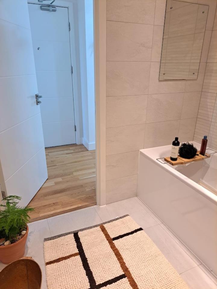 Privatunterkunft Cozy Double With Large En Near Canary Wharf With Amazing Views In A Shared *