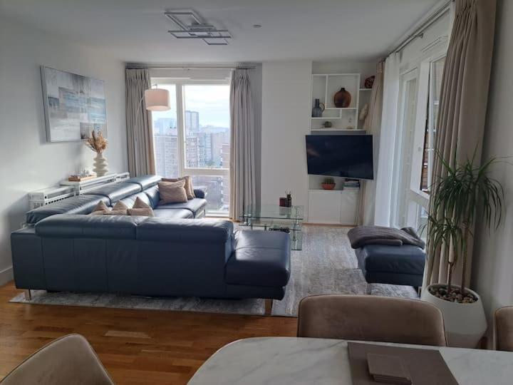 Privatunterkunft Cozy Double With Large En Near Canary Wharf With Amazing Views In A Shared London