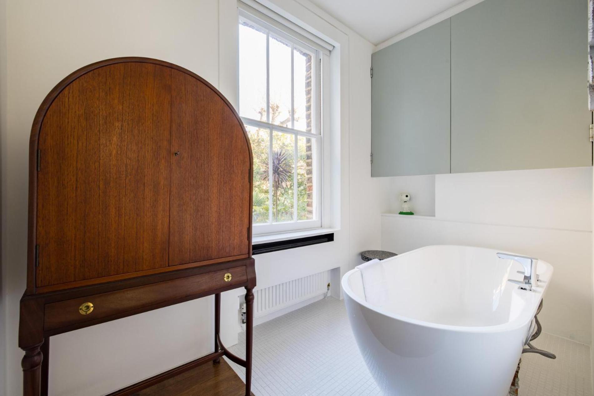 Bellevue Notting Hill 2 Bed By Holland Park Apartment London