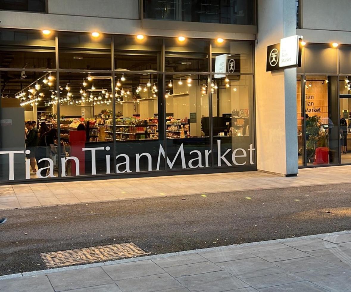 Captivating 2-bed In Canary Wharf Apartment *