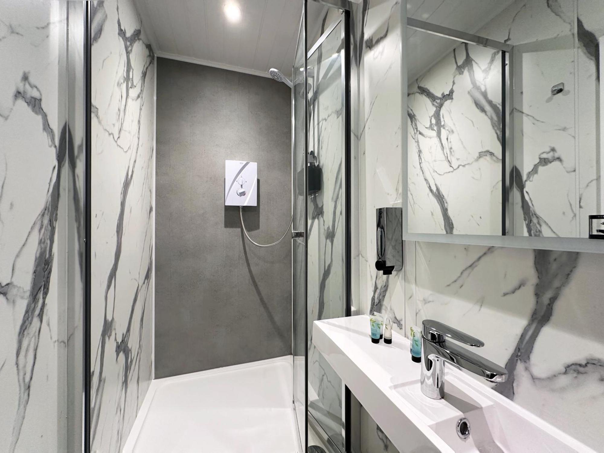 Kensington Hosted By Airoperate Near Notting Hill - 1 Double Bed , 1 Sofa Bed, Ground Floor Via Private Entrance Appartement