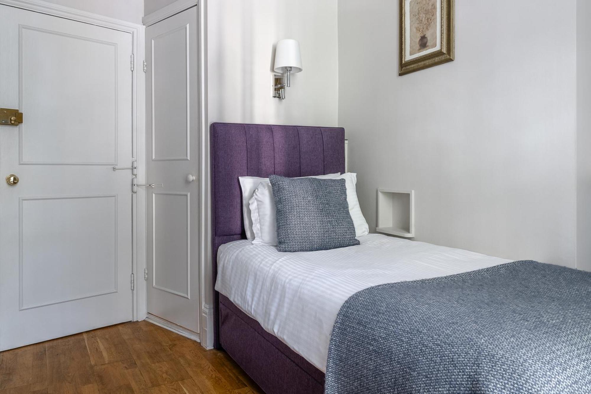 Hotel Harlingford London