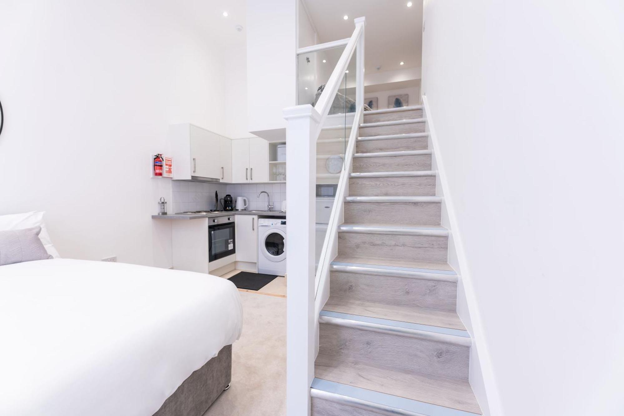 Apartment By Hyde Park *