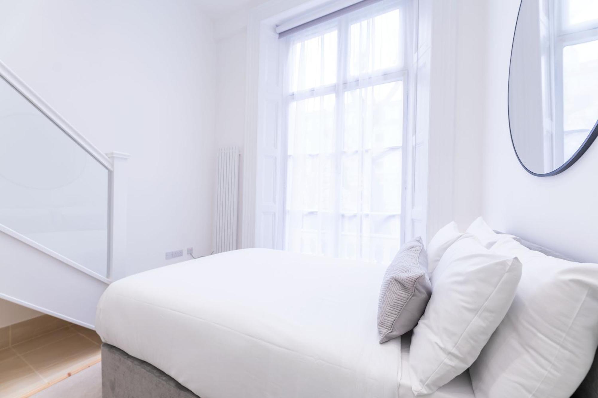 Apartment By Hyde Park
