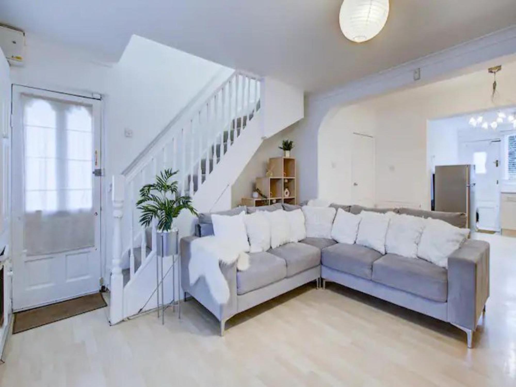 Pass The Keys Charming 2 Bedroom House Good Transport And Parking Vakantiehuis
