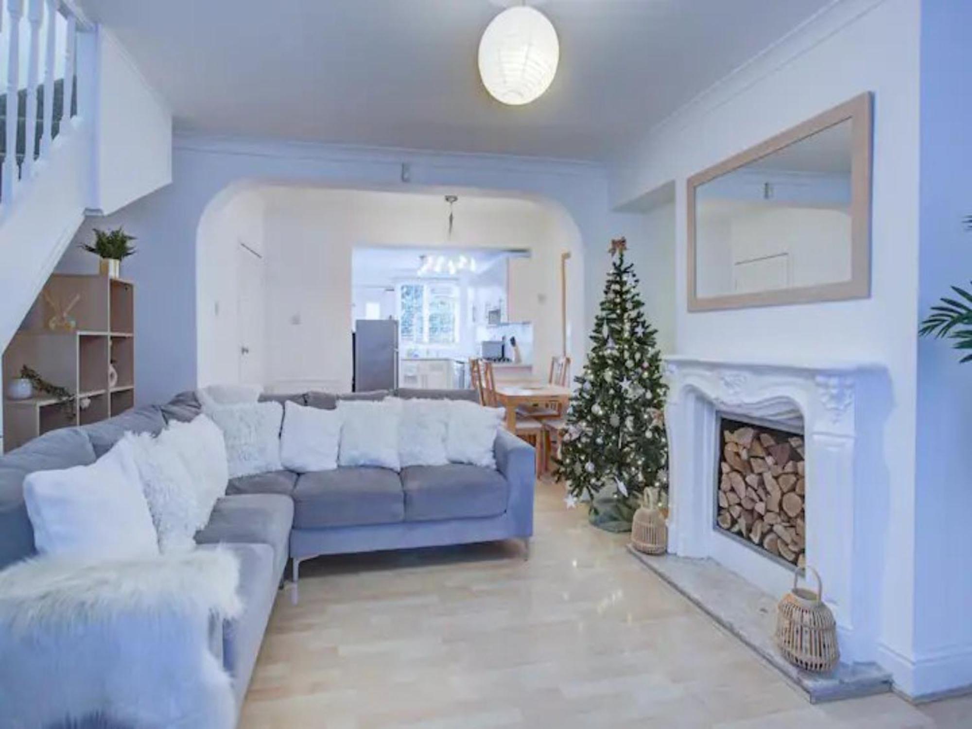 Pass The Keys Charming 2 Bedroom House Good Transport And Parking Vakantiehuis *