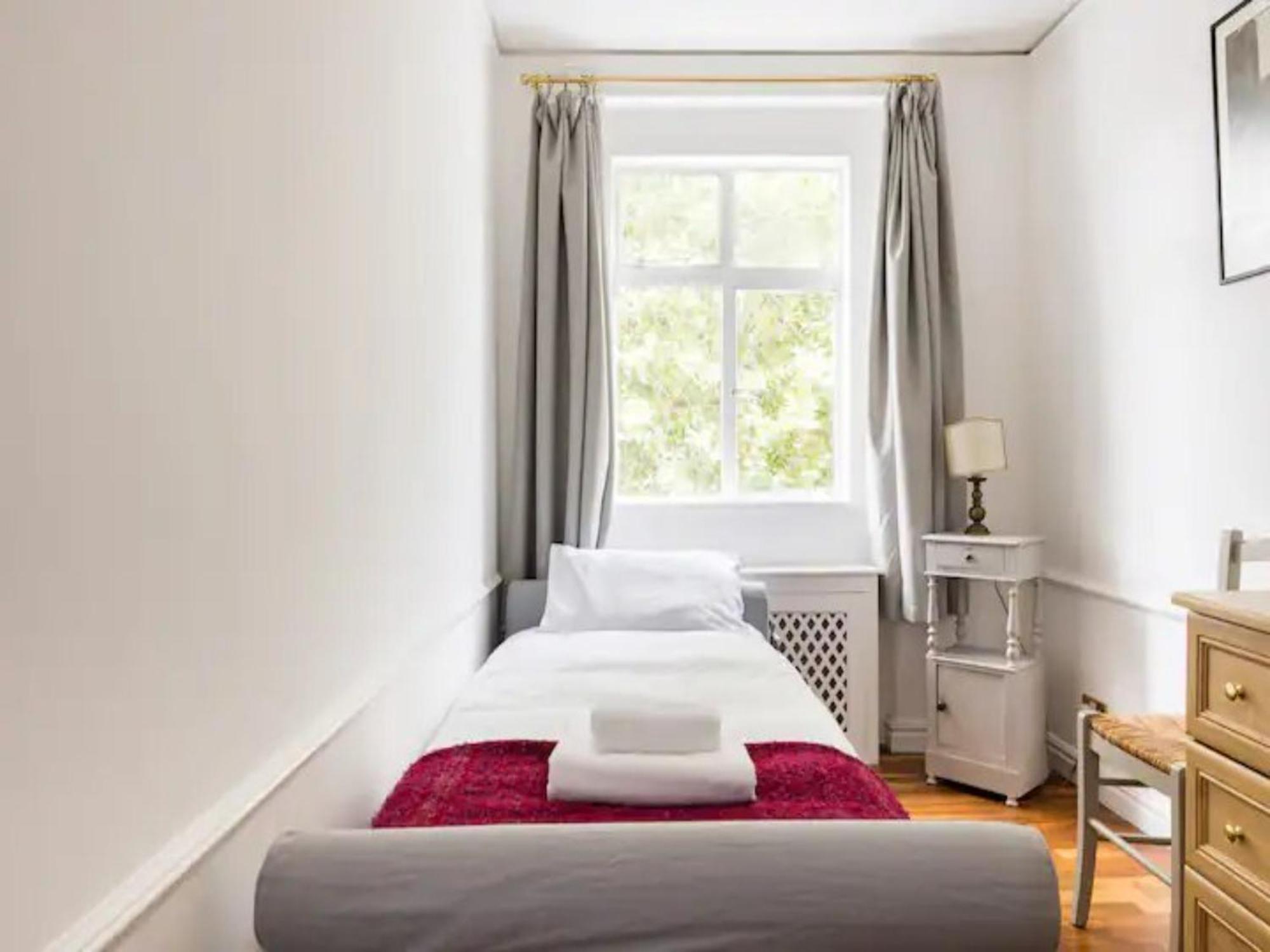Pass The Keys Spacious And 2 Bedroom Flat In Chelsea Leilighet
