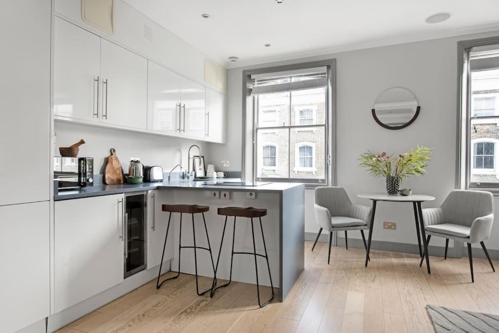 Notting Hill Stylish One Bedroom