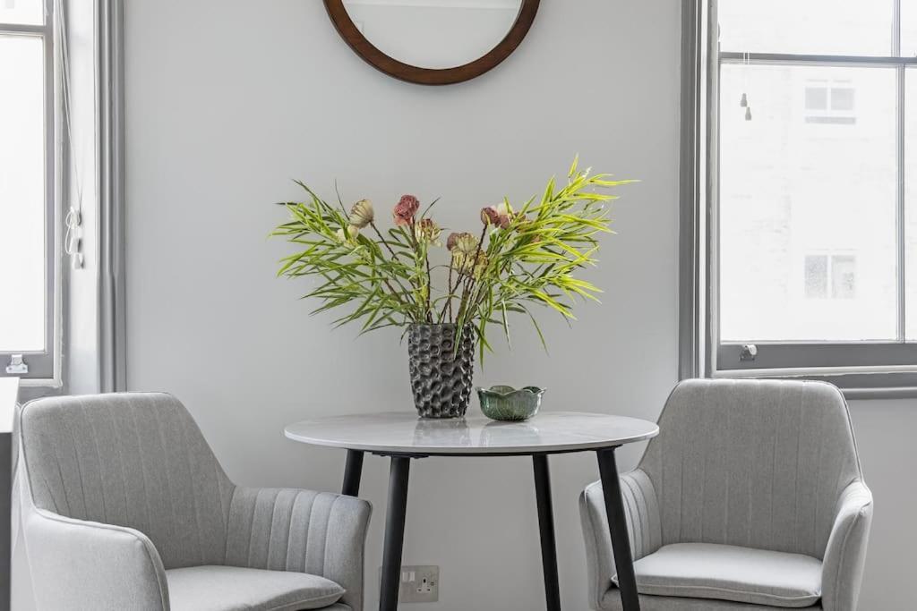 Notting Hill Stylish One Bedroom Apartment *