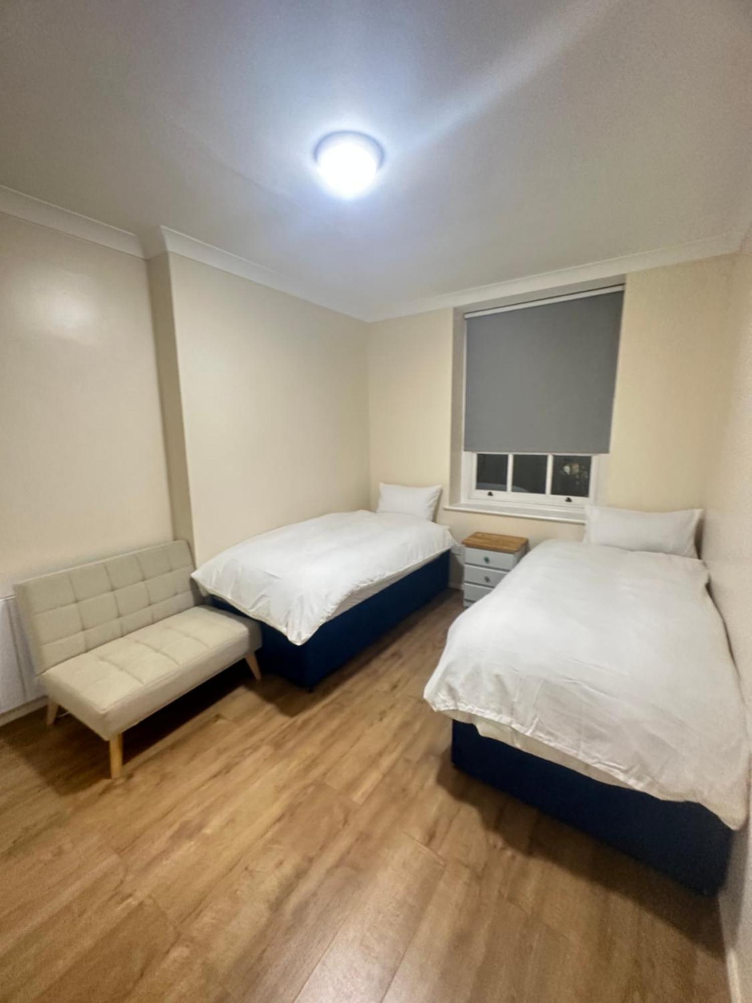 Lovely 3 Bed Regent Park Apartment *
