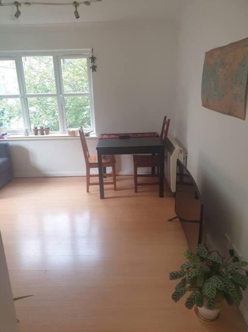 Appartement Peaceful On Sharing Flat In Wimbledon *