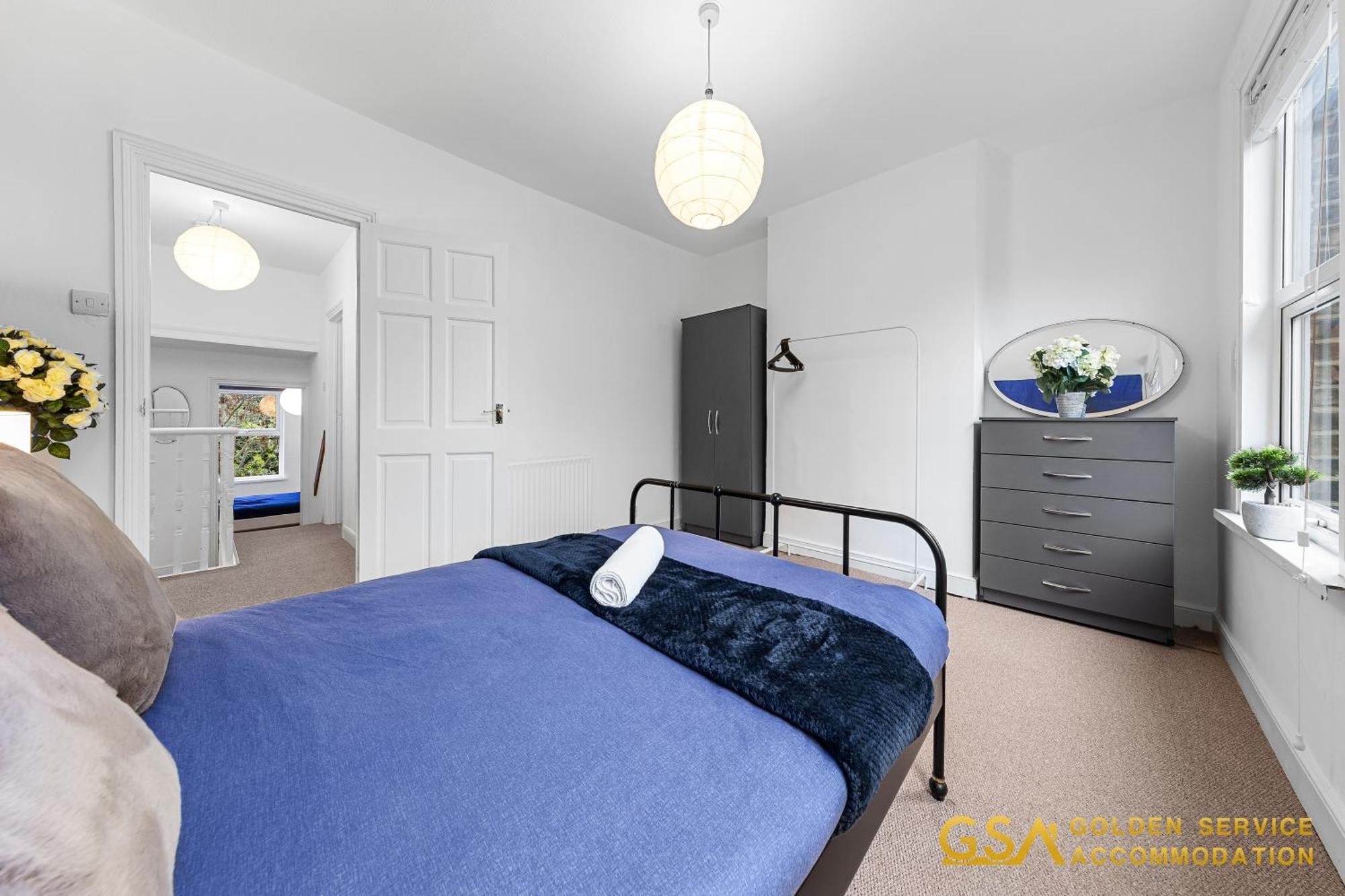 Stylist And Cosy 3 Bed House Leytonstone Sleeps 7 London