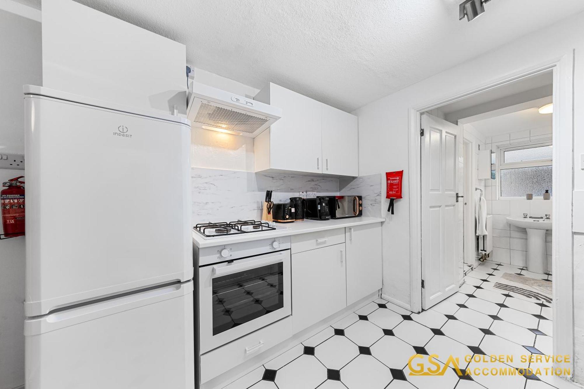 Stylist And Cosy 3 Bed House Leytonstone Sleeps 7 * London