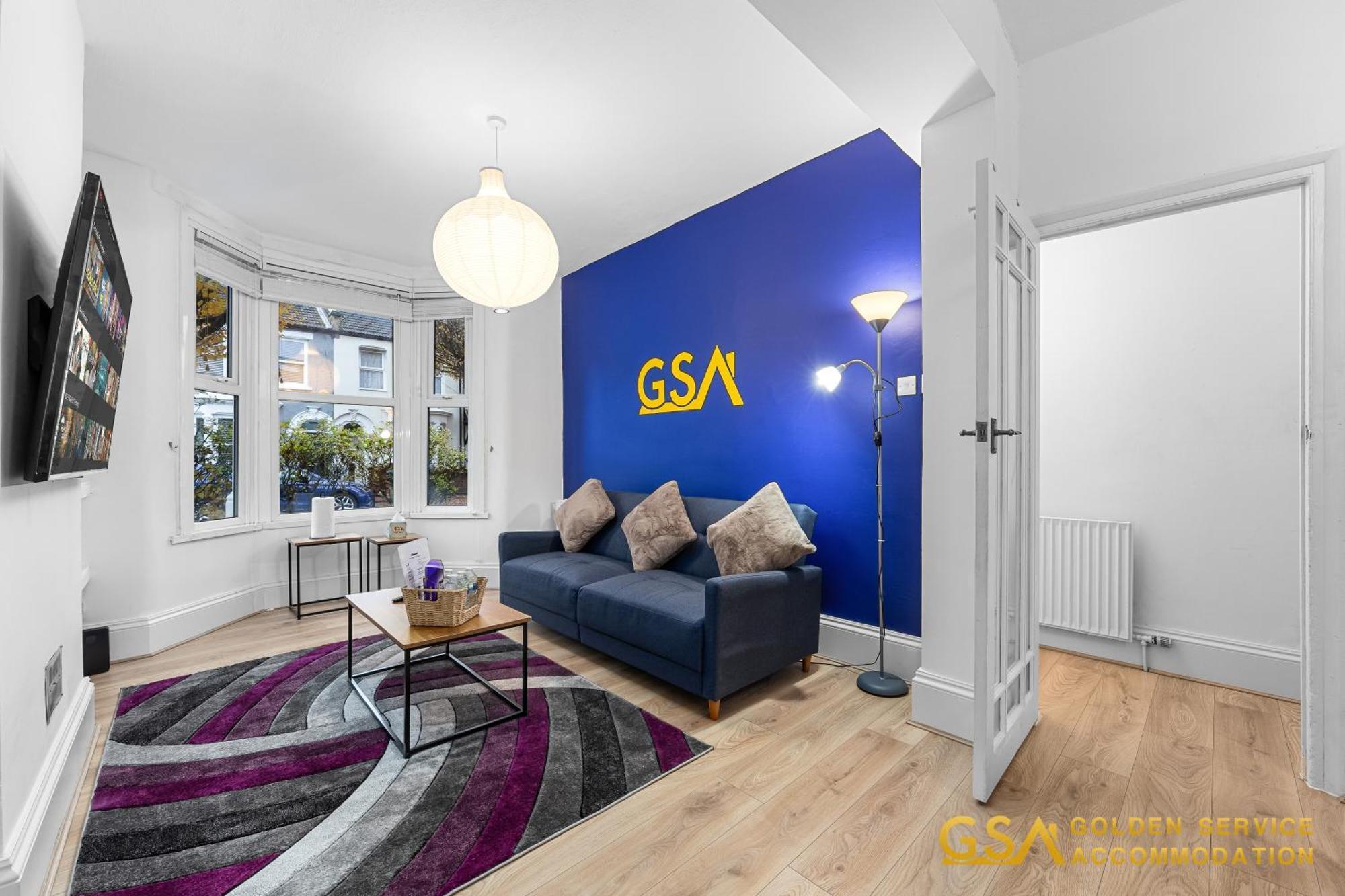 Stylist And Cosy 3 Bed House Leytonstone Sleeps 7 London