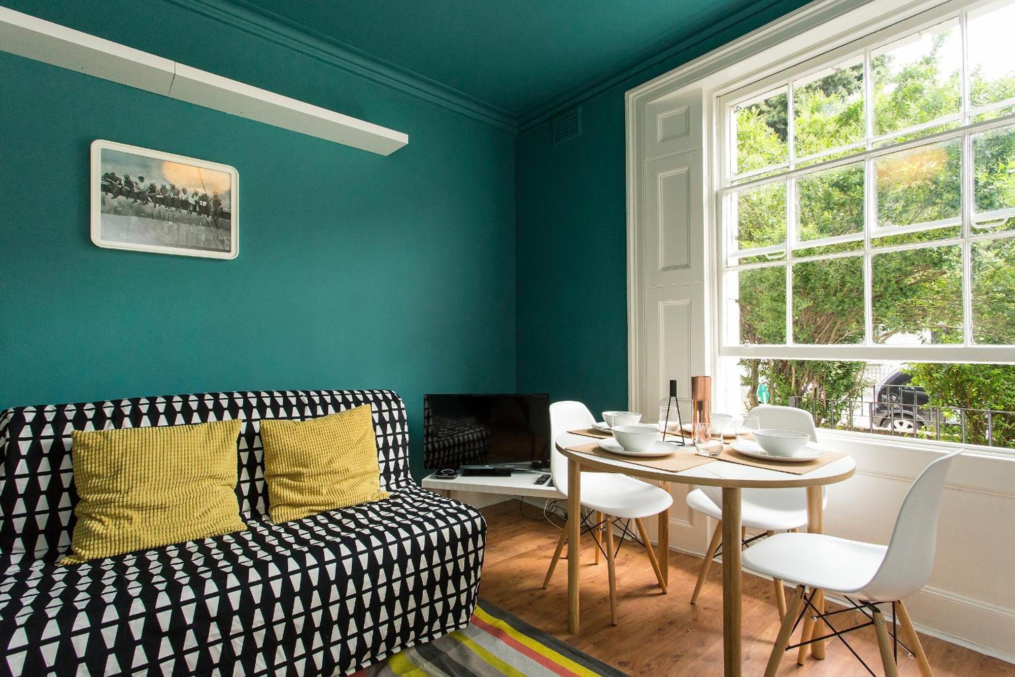 Camden Apartment By Morethanstays *