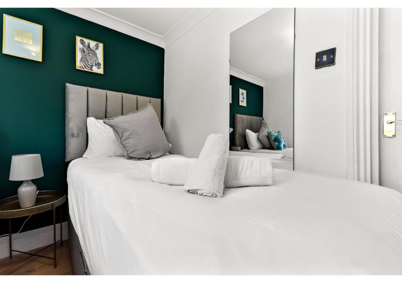 Apartment Energizing Getaway: Newly Renovated 2 Bedroom Flat *