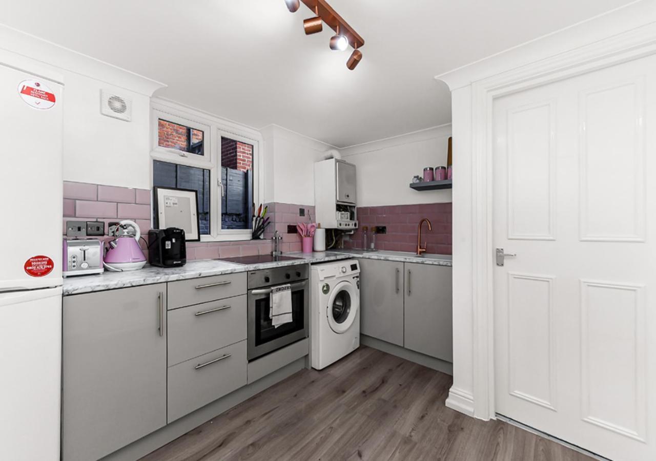 Leilighet Amazing 2 Bedroom Flat In London