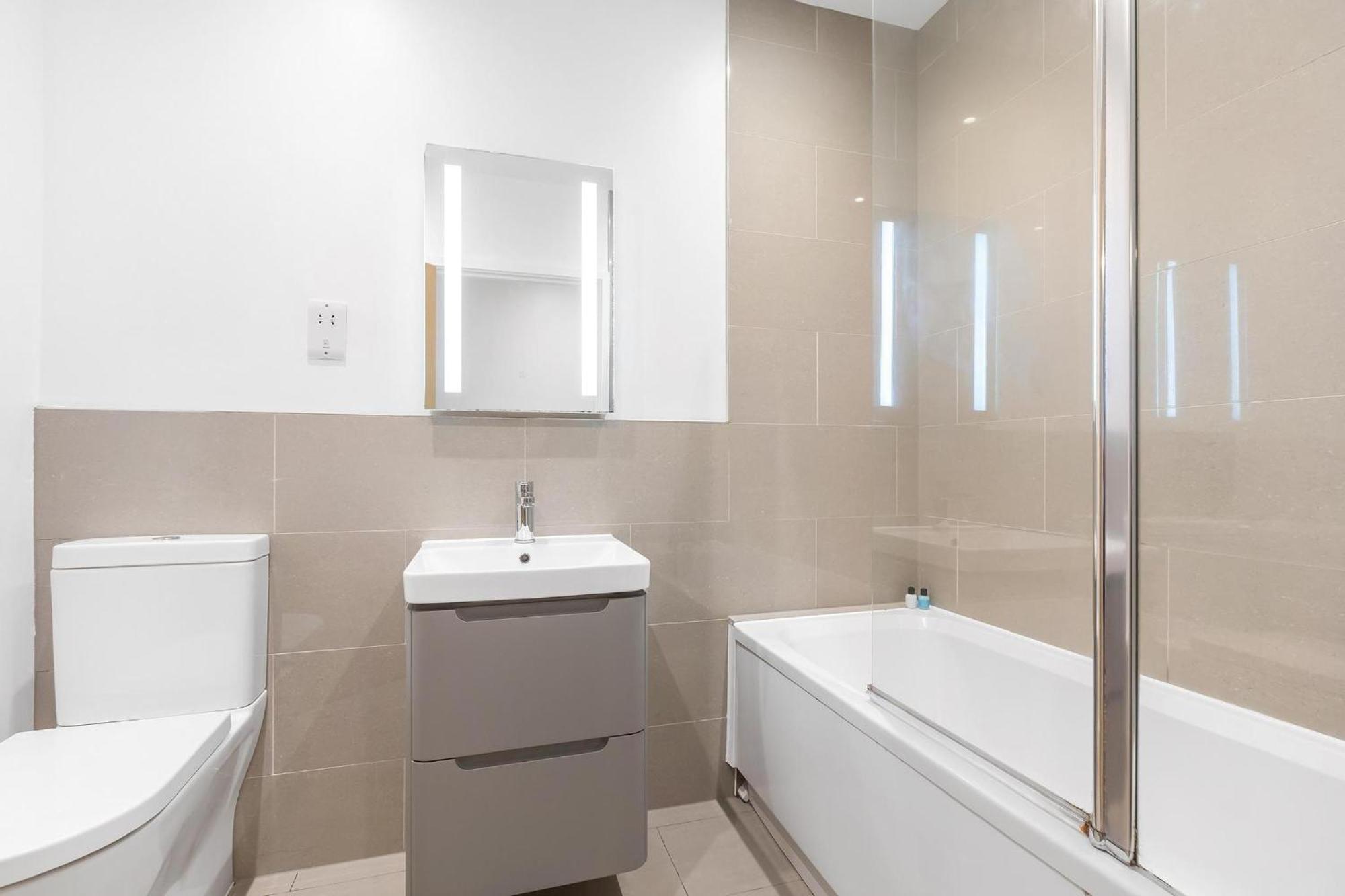 Spacious Clapham * London