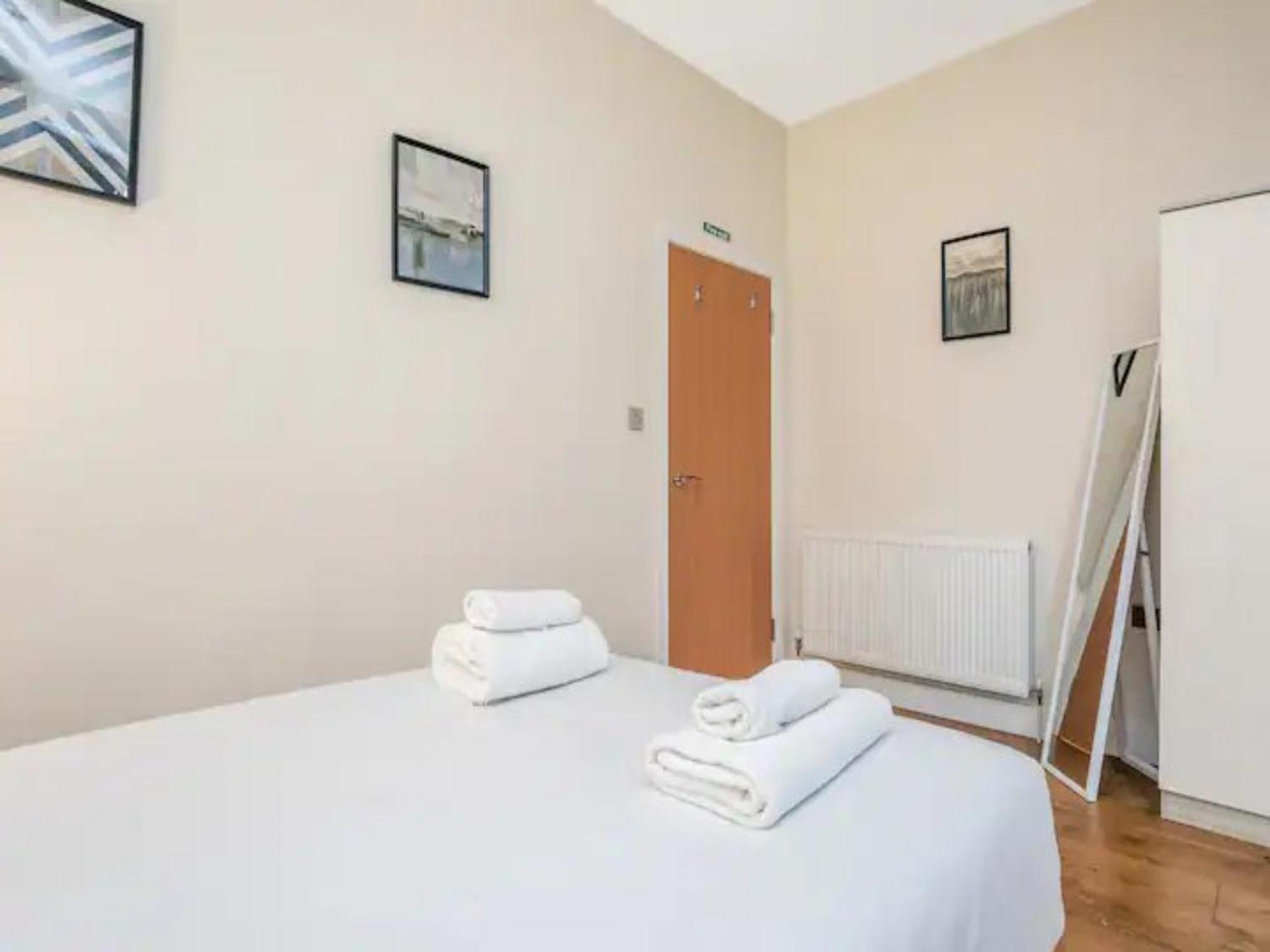Ealing Queen Of The Suburbs One Bedroom Pass The Keys Londres