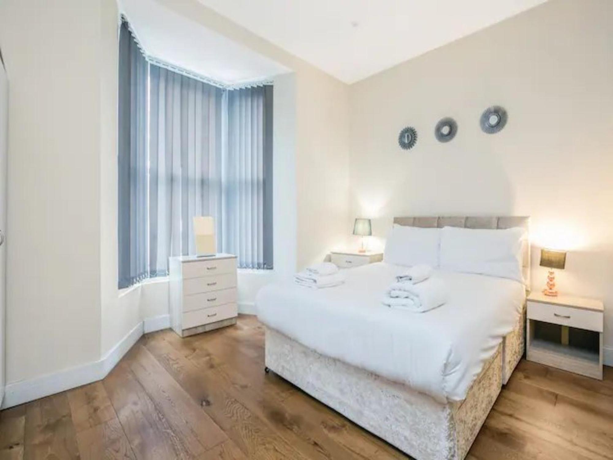 Apartamento Ealing Queen Of The Suburbs One Bedroom Pass The Keys *