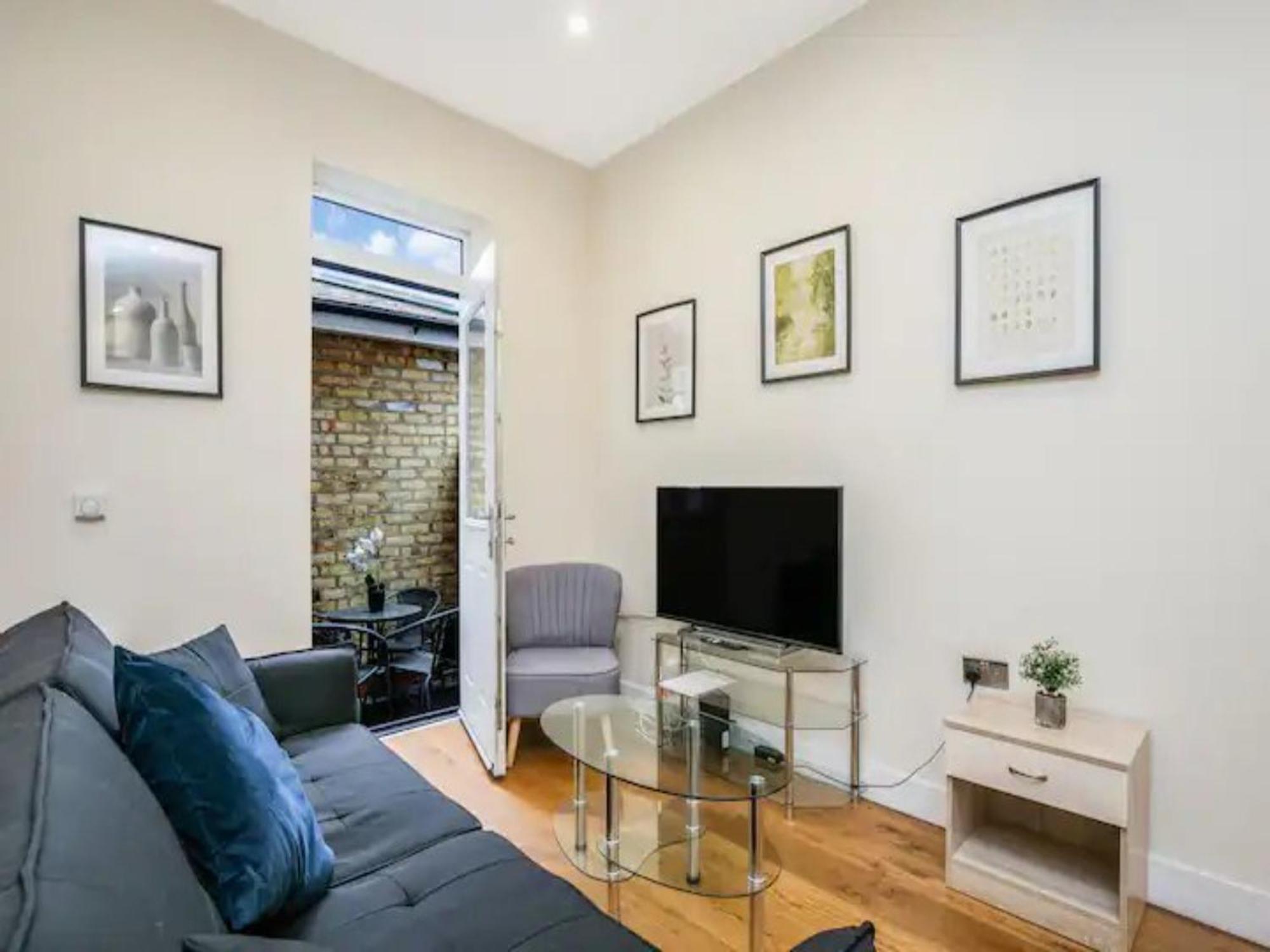 Ealing Queen Of The Suburbs One Bedroom Pass The Keys Londres