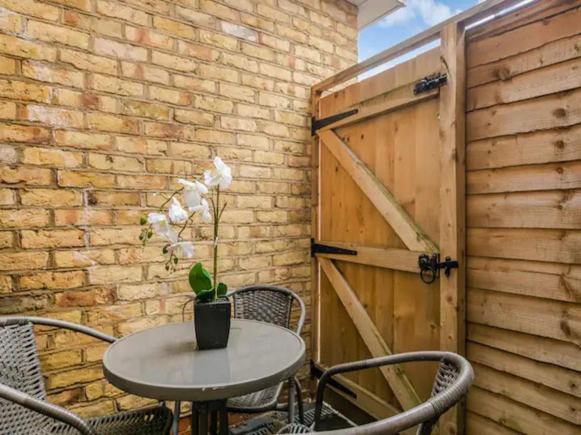 Ealing Queen Of The Suburbs One Bedroom Pass The Keys Apartamento Londres