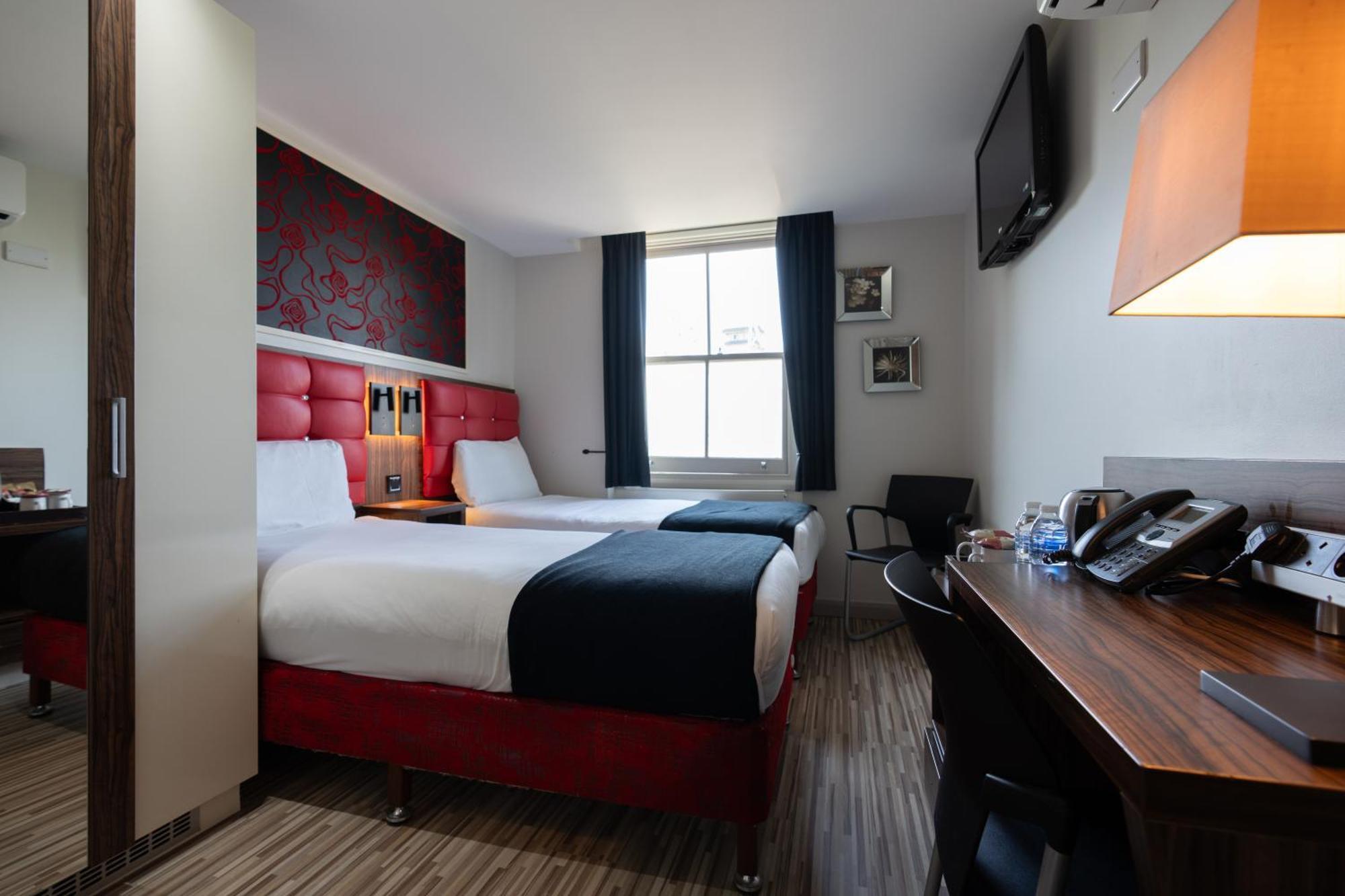 Simply & 4* London