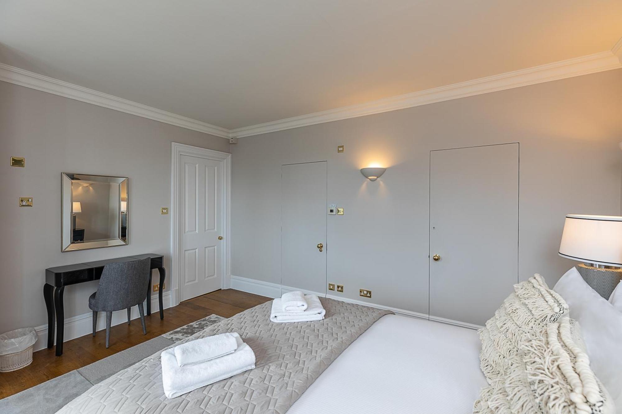 Astonishing Flats Near Mayfair & Piccadilly Circus * Londres