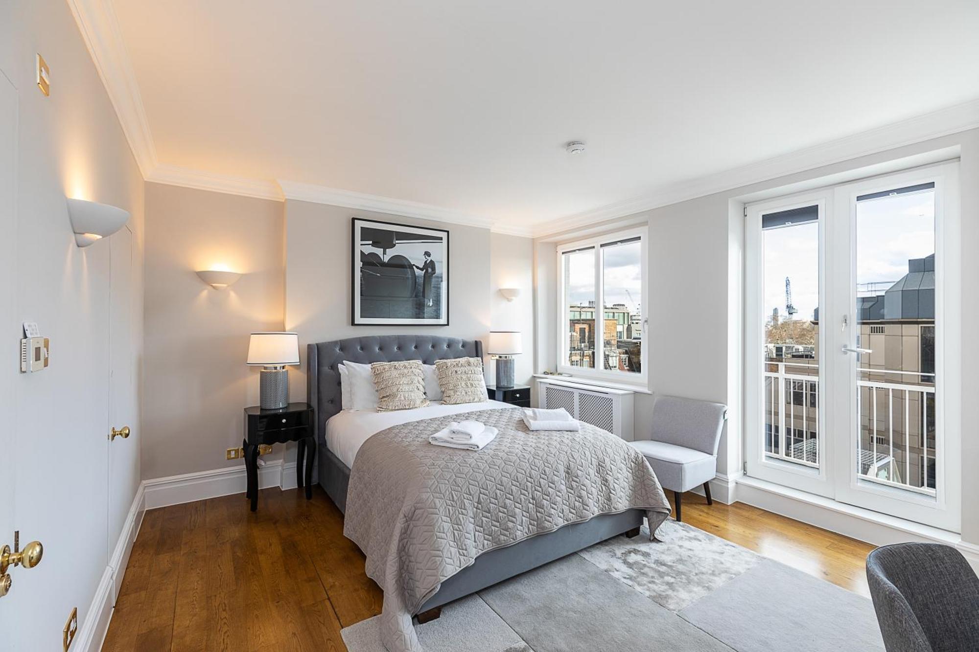 Astonishing Flats Near Mayfair & Piccadilly Circus * Londres