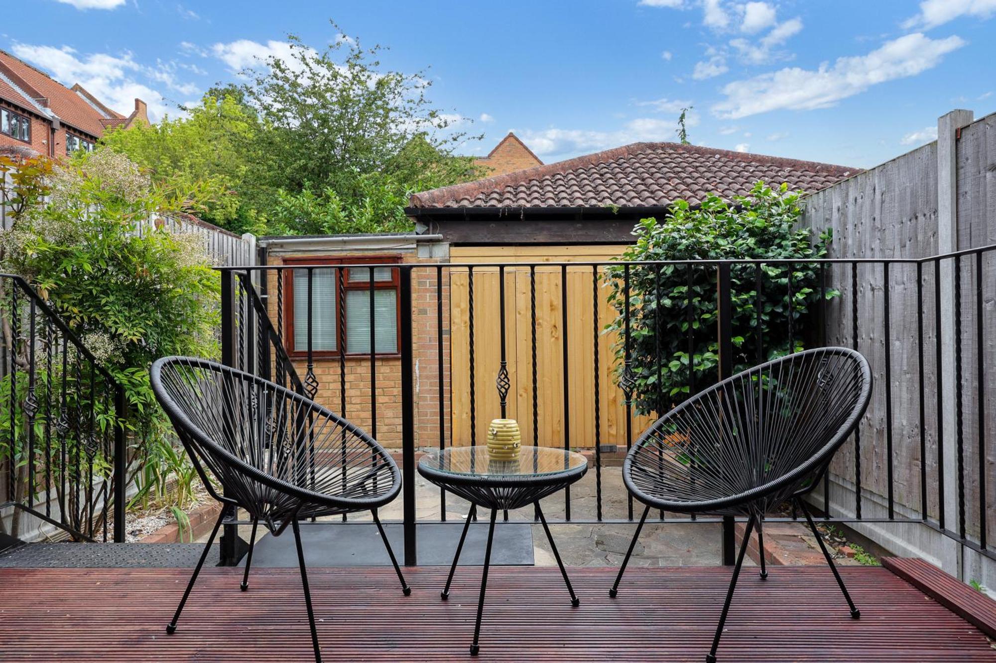 Charming 3 Bedroom House Short Term & Flexible Renting Canary Wharf With Free Wifi & Garden Apartamento Londres