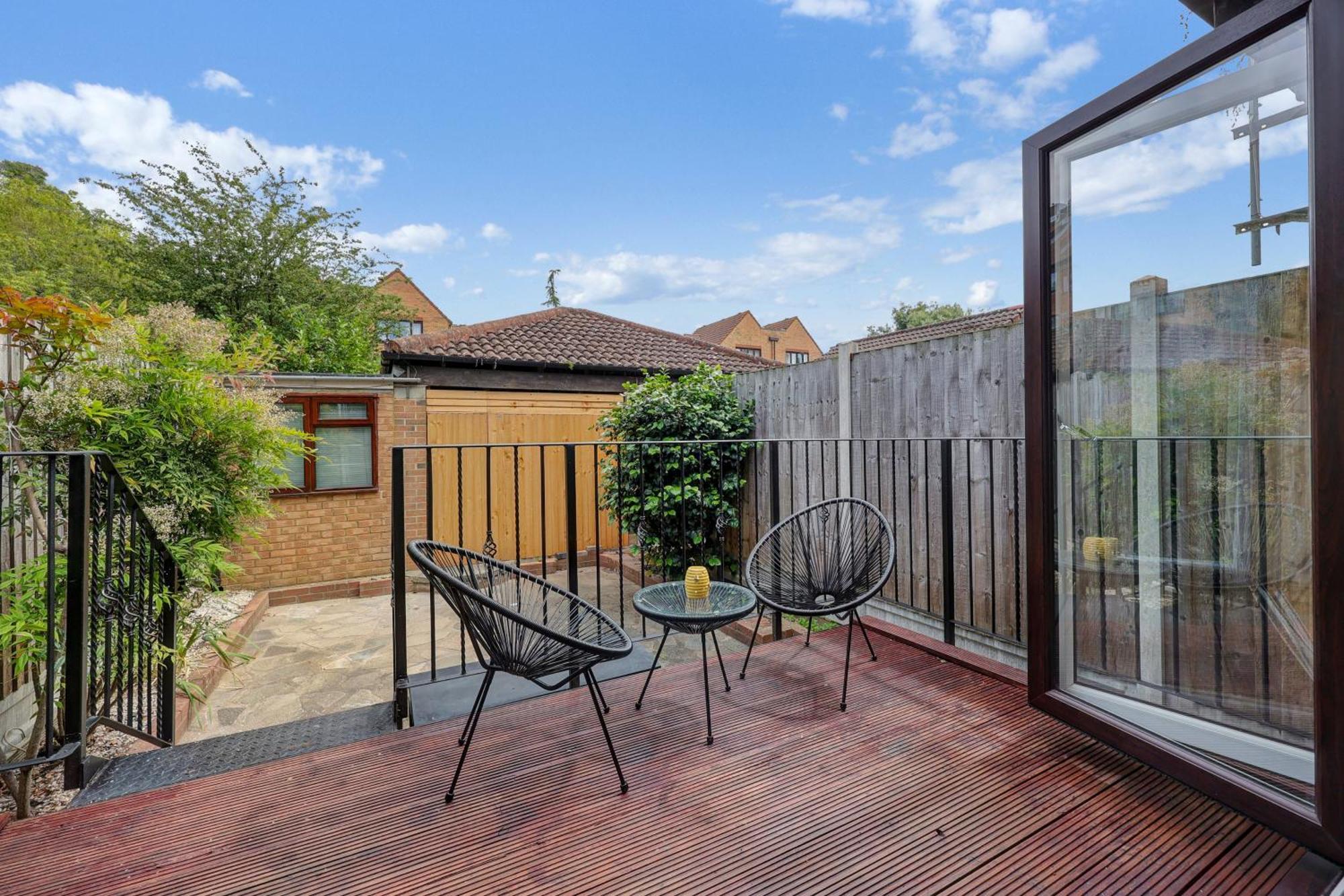 Apartamento Charming 3 Bedroom House Short Term & Flexible Renting Canary Wharf With Free Wifi & Garden Londres