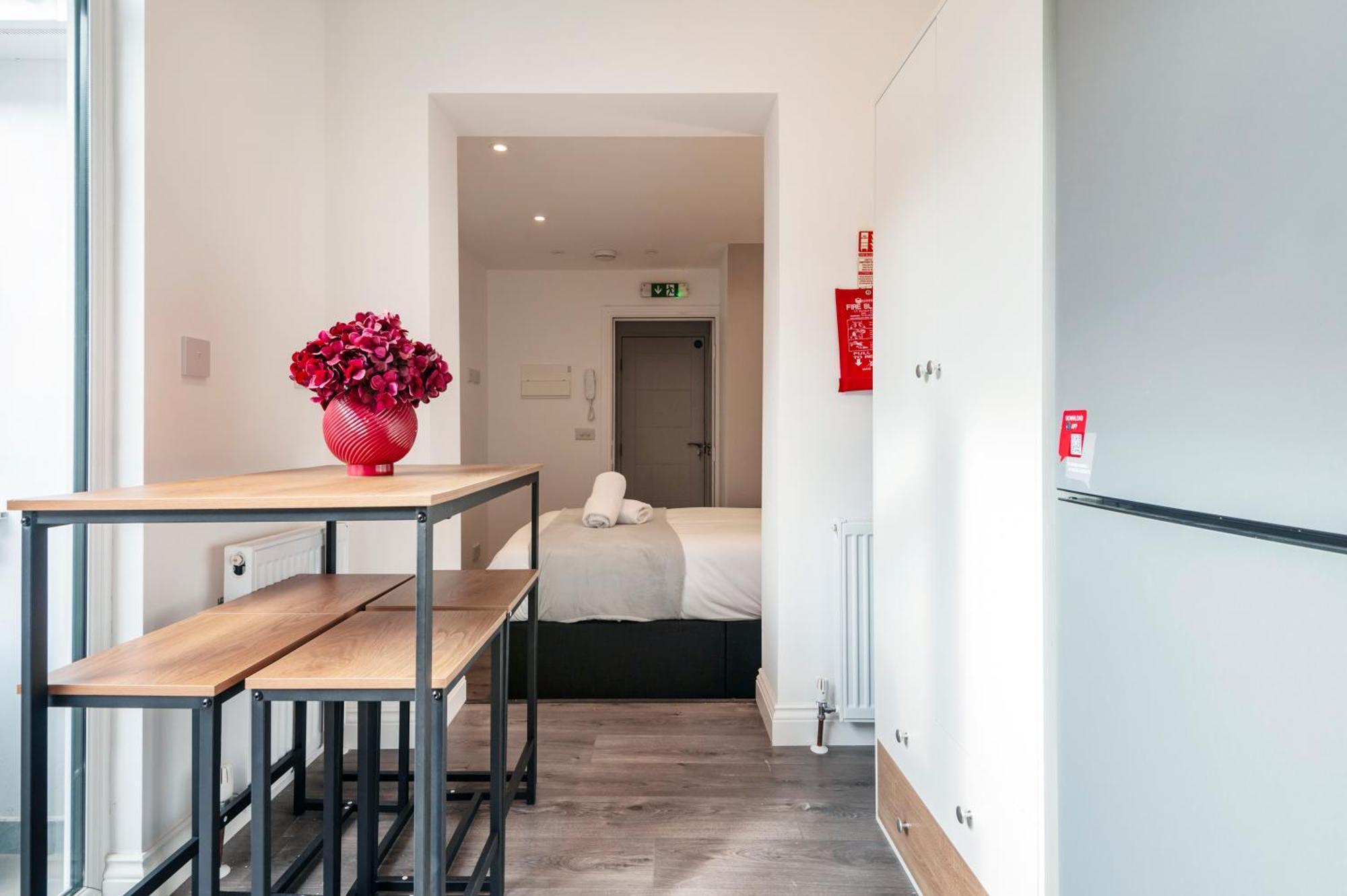 Fulham Apartment *