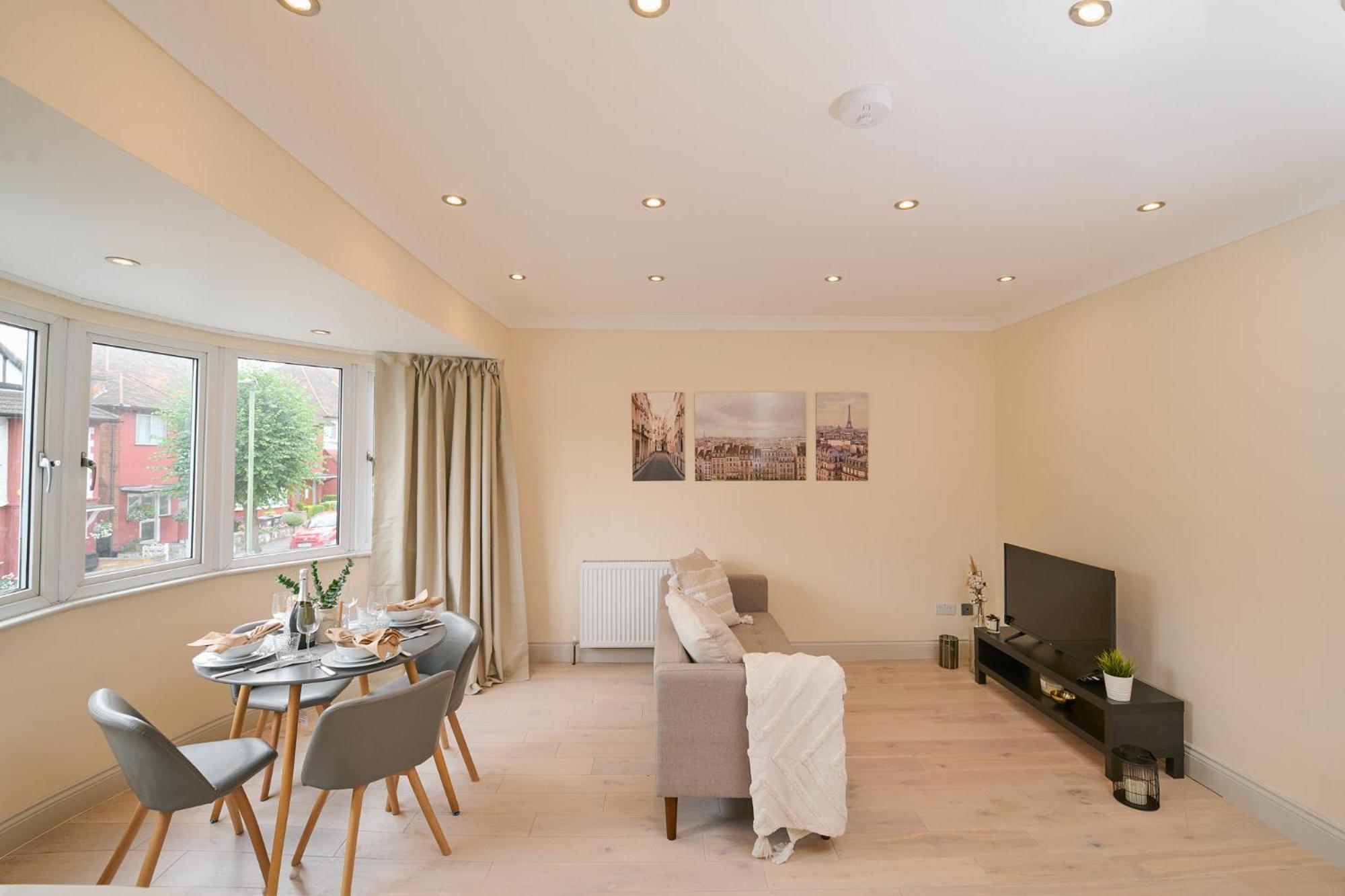 Holiday home Stylish 4bed 2 Bath, Nw Large *