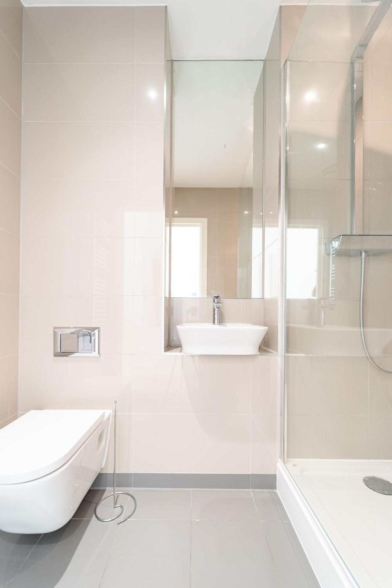 Luxury Greenwich 2bed 2bath - Sleep 6 Guest- 1 Min From Station - Close To Greenwich Maritime- Playstation Provided Leilighet London