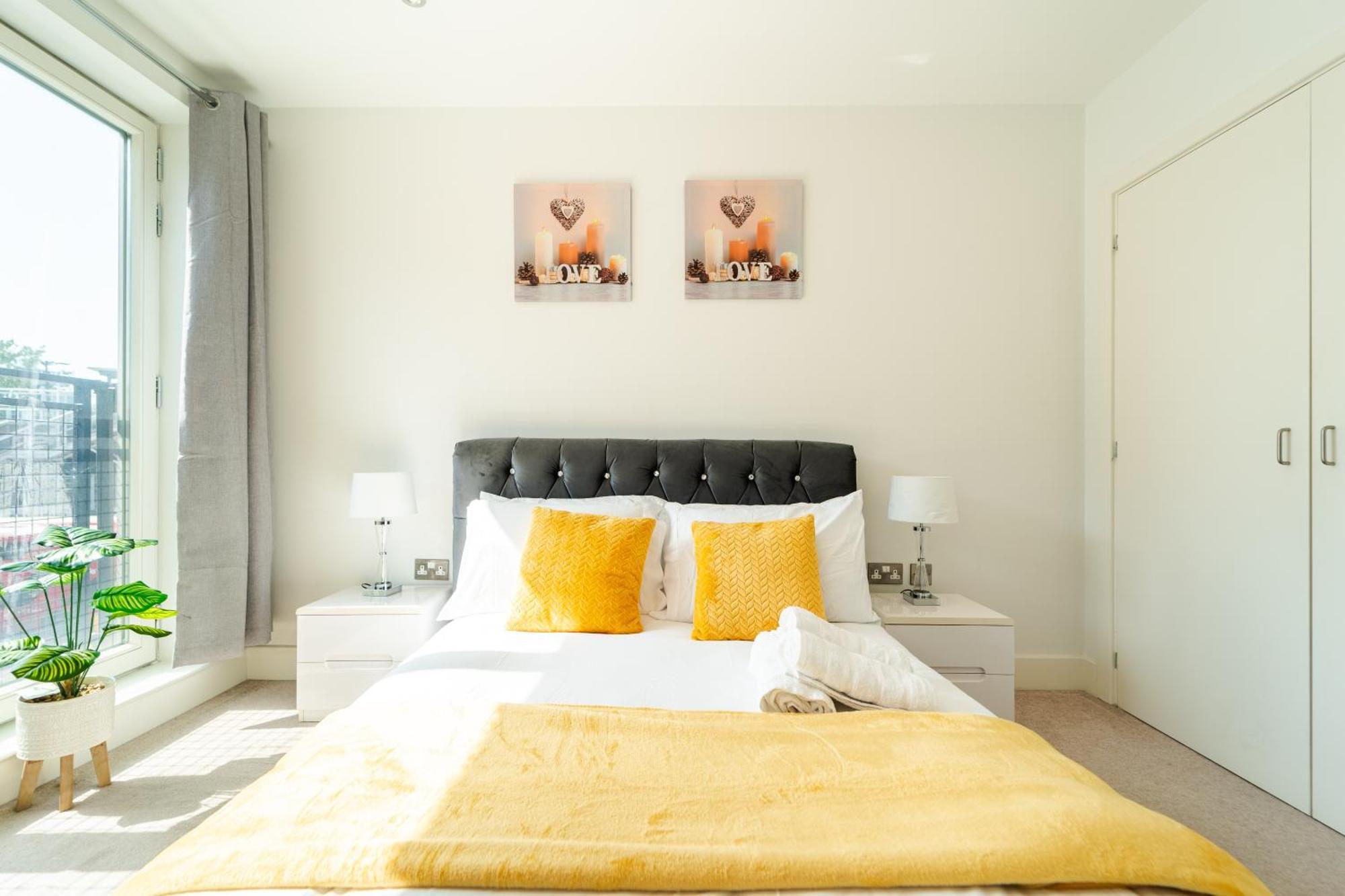 Luxury Greenwich 2bed 2bath - Sleep 6 Guest- 1 Min From Station - Close To Greenwich Maritime- Playstation Provided Leilighet London