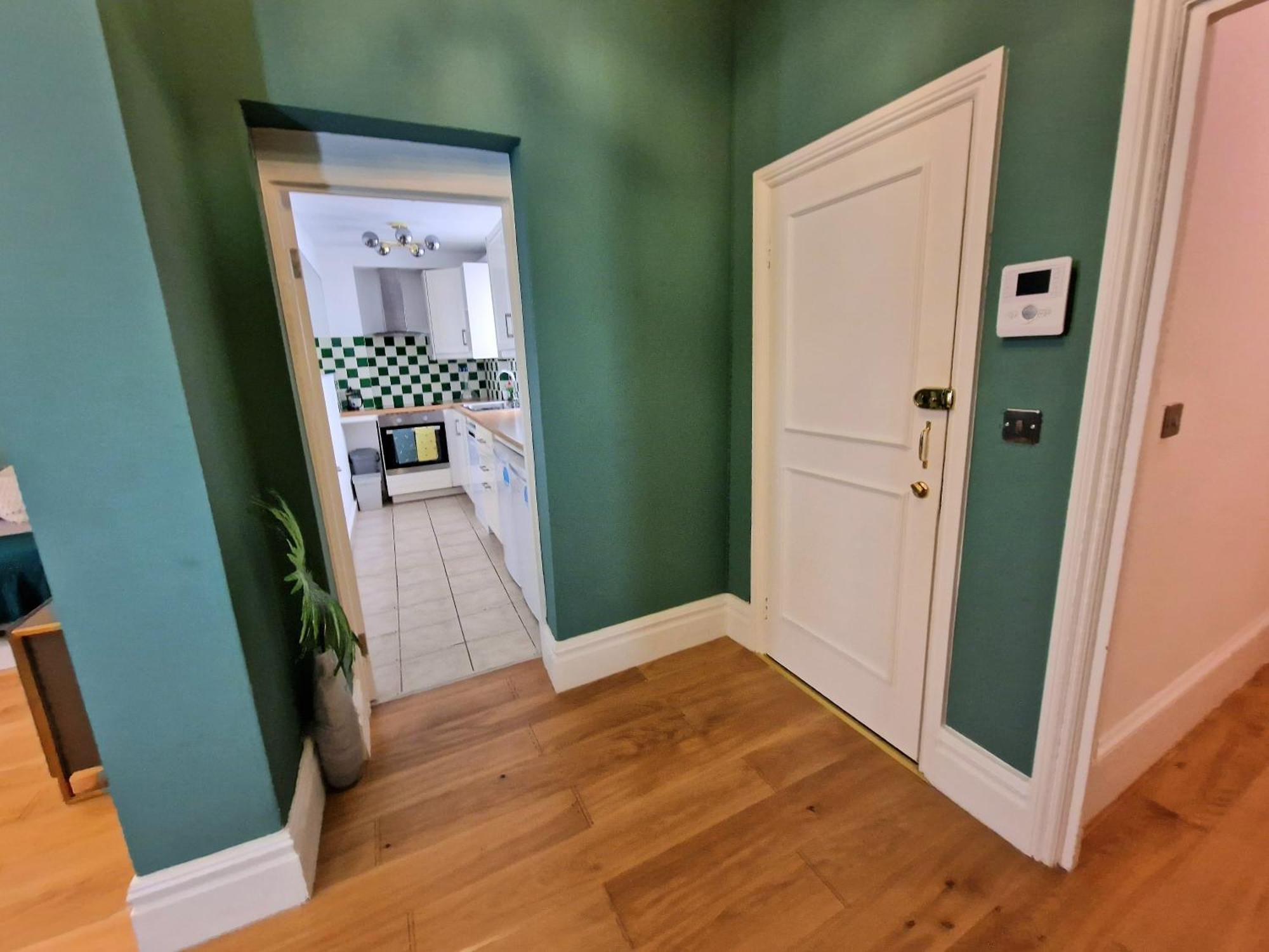 Stunning Hyde Park Home, Ground Floor Maisonette, Duplex, Near Tube Metro Stations Londres