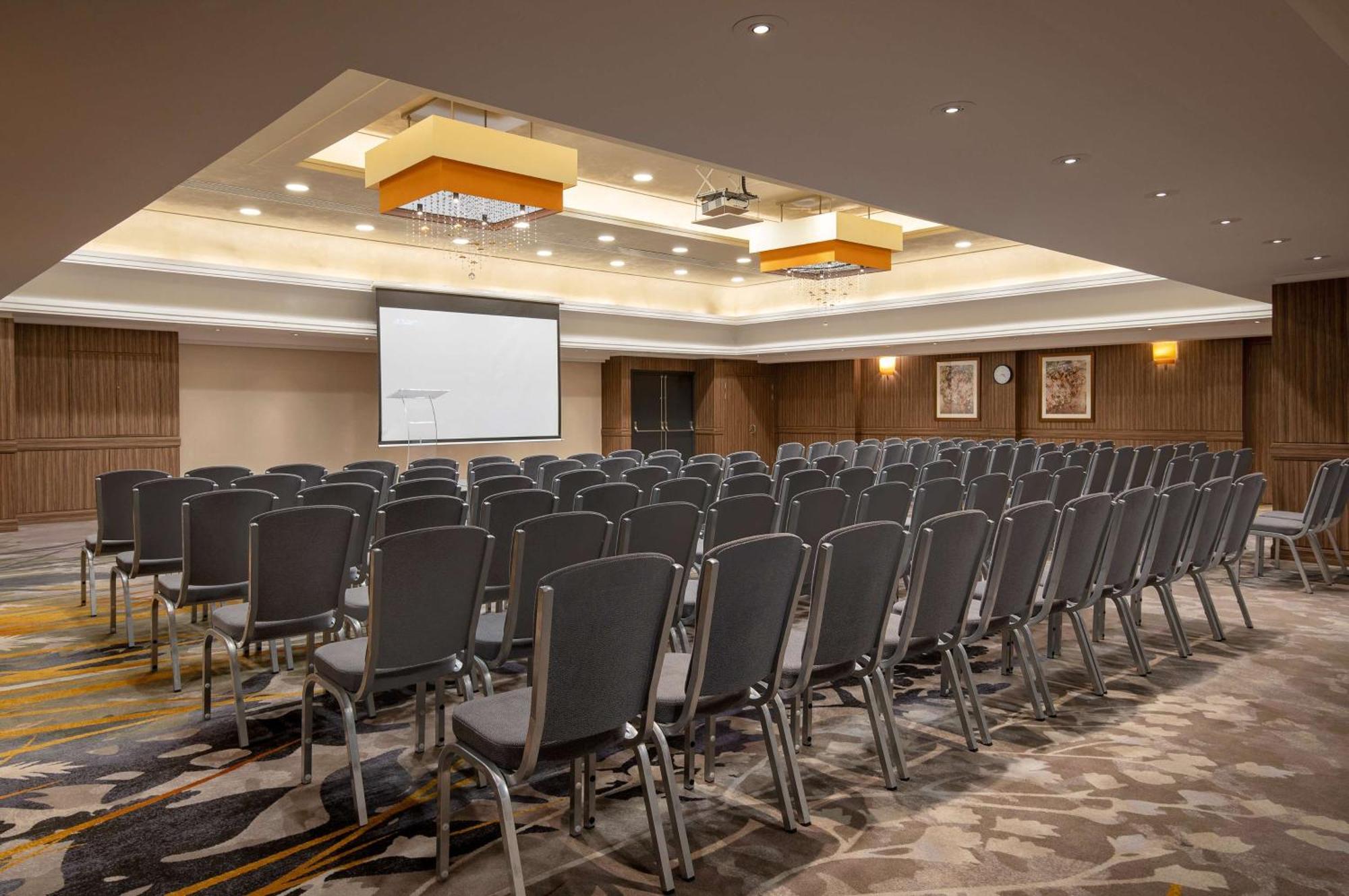 Hotel Hilton Kensington 4*