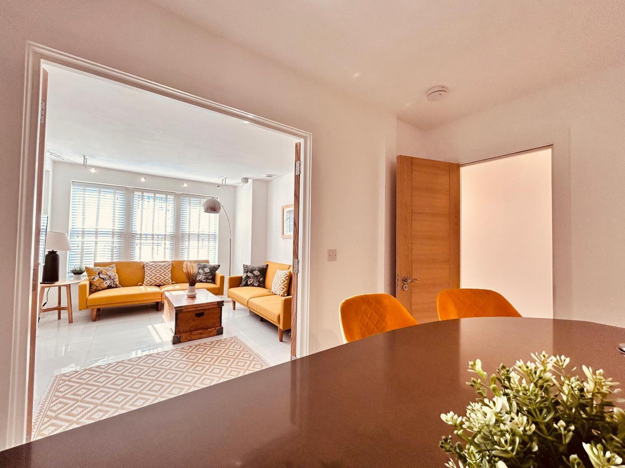Stunning Spacious B.apt. Slps.4 Londen