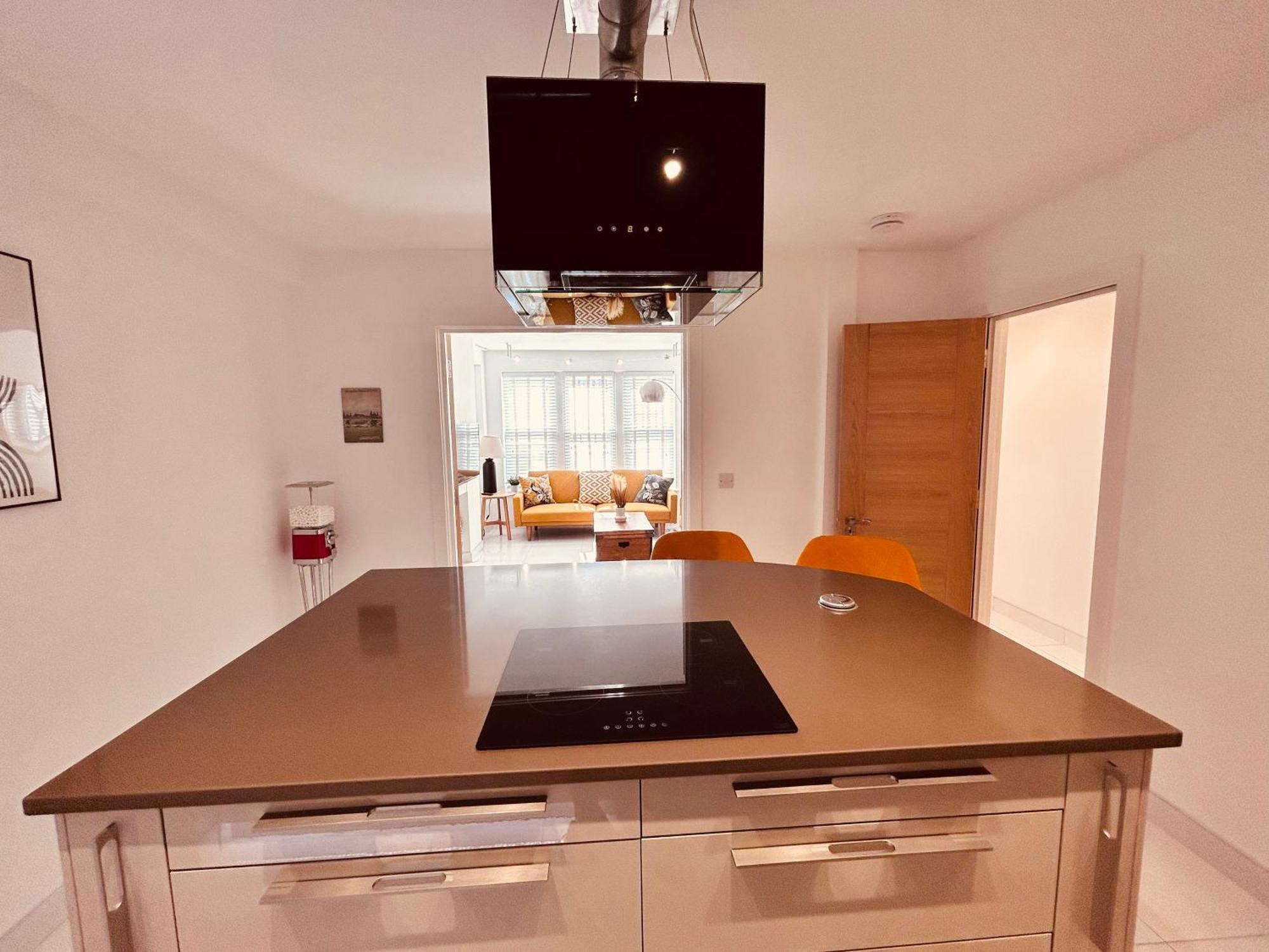 Stunning Spacious B.apt. Slps.4 Londen