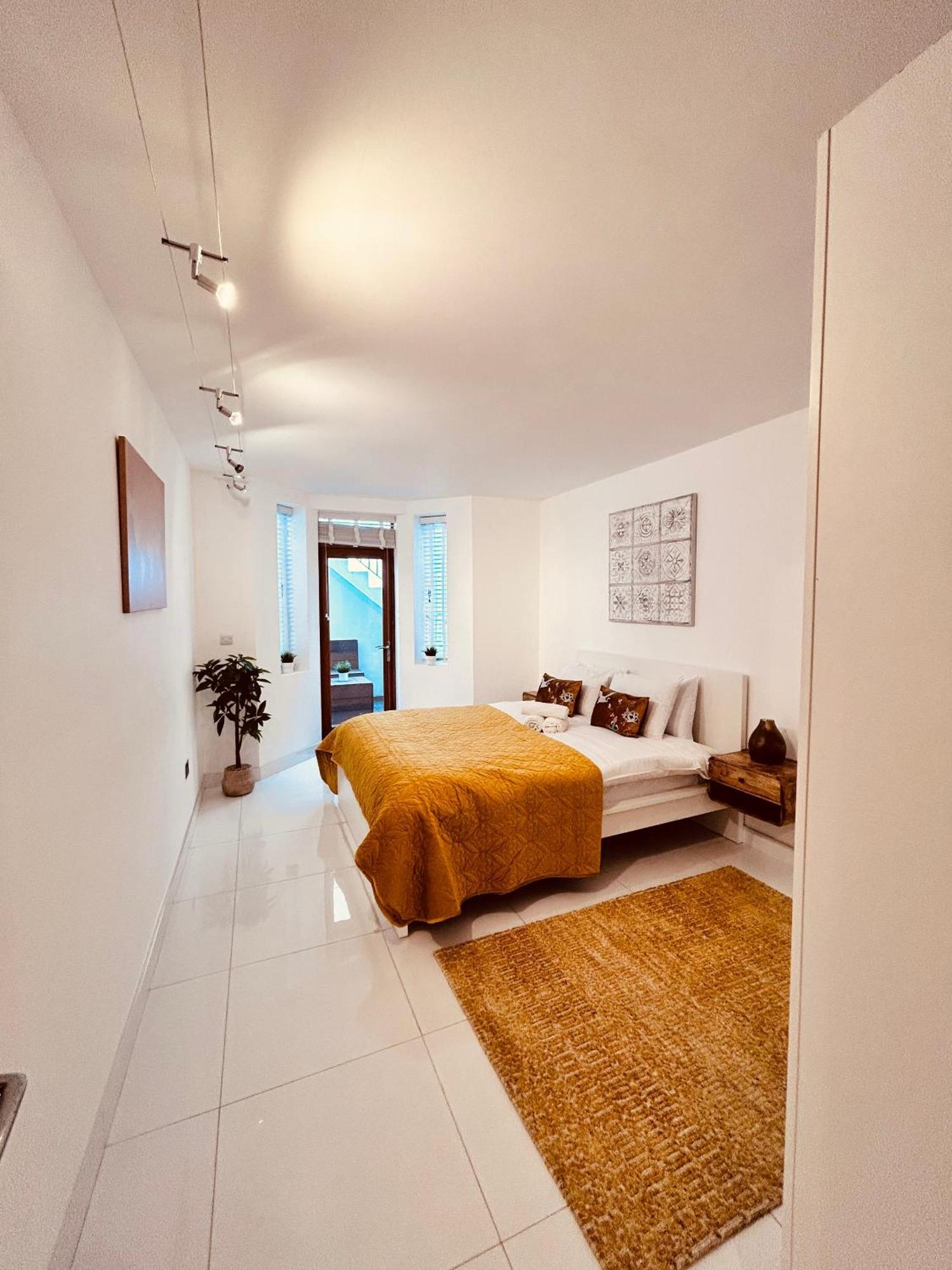 Appartement Stunning Spacious B.apt. Slps.4 *