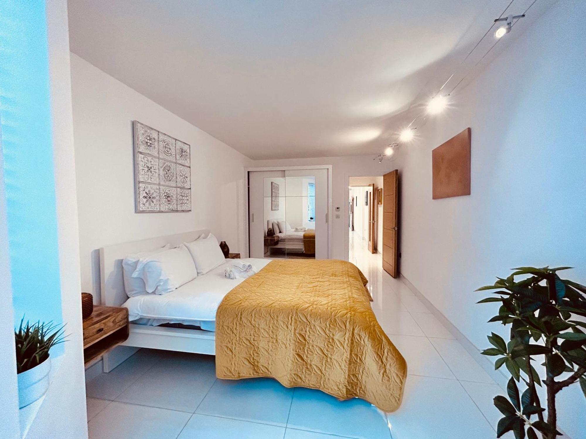Stunning Spacious B.apt. Slps.4 Appartement *