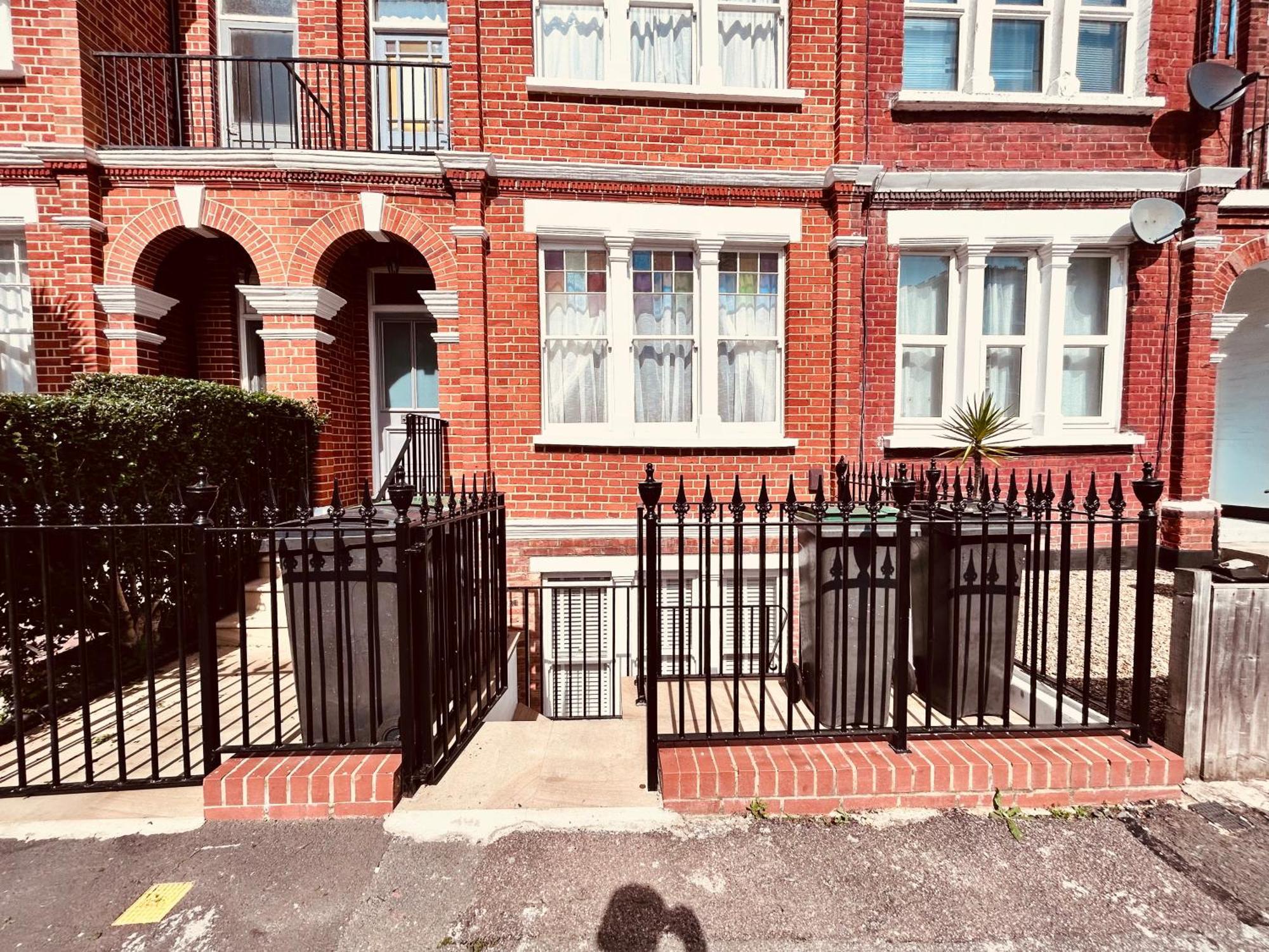Stunning Spacious B.apt. Slps.4 * Londen