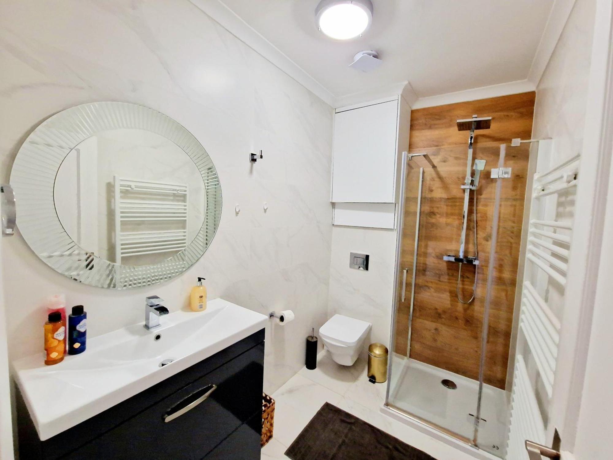Brilliant 3 Bedroom's In Hyde Park With Elevator - 1 Flight Of Stairs Only Appartement