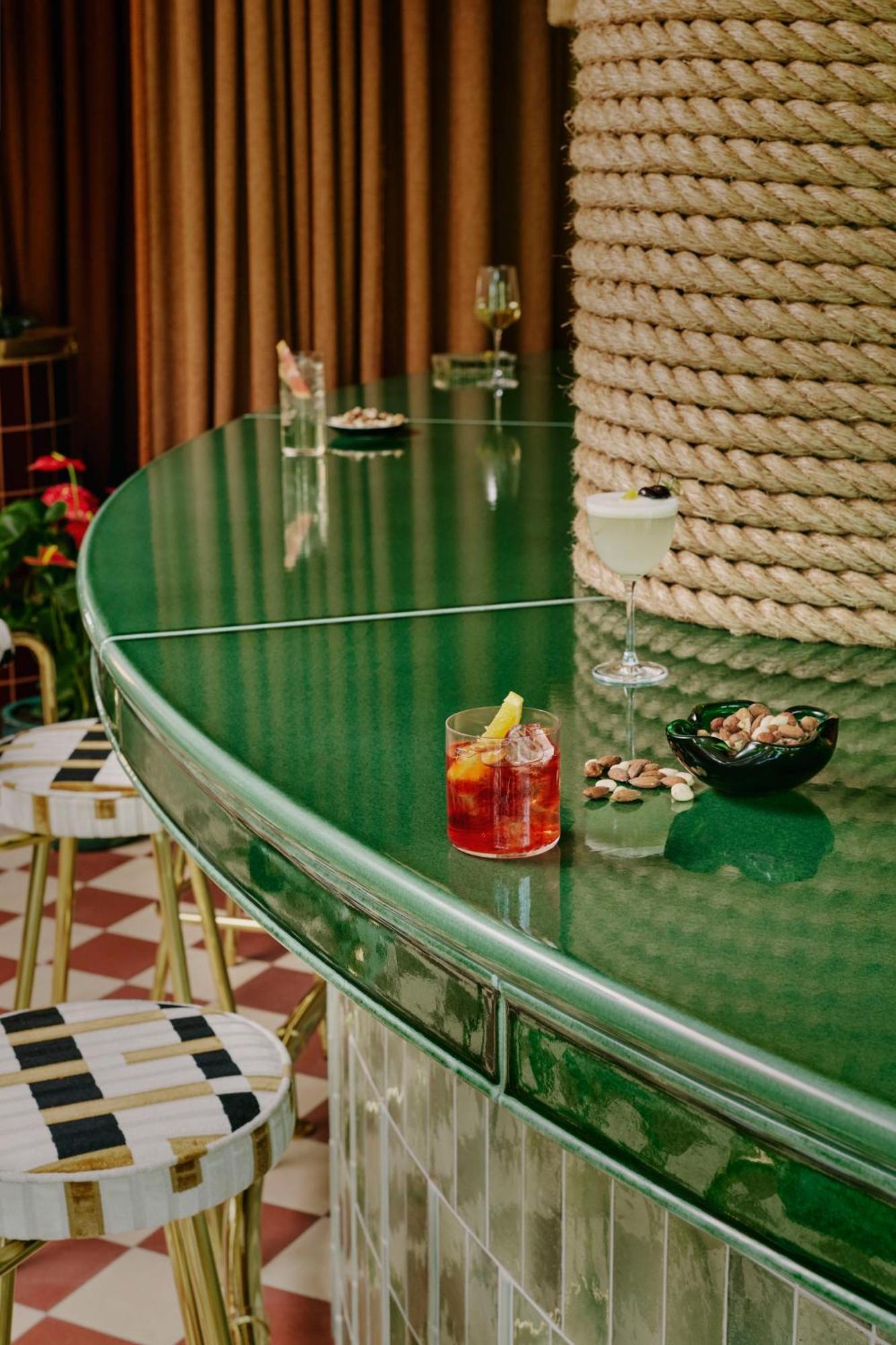 Ember Locke Kensington Hotell