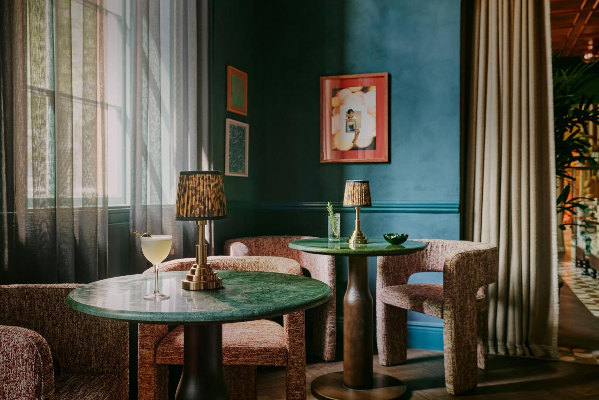 Ember Locke Kensington Hotell