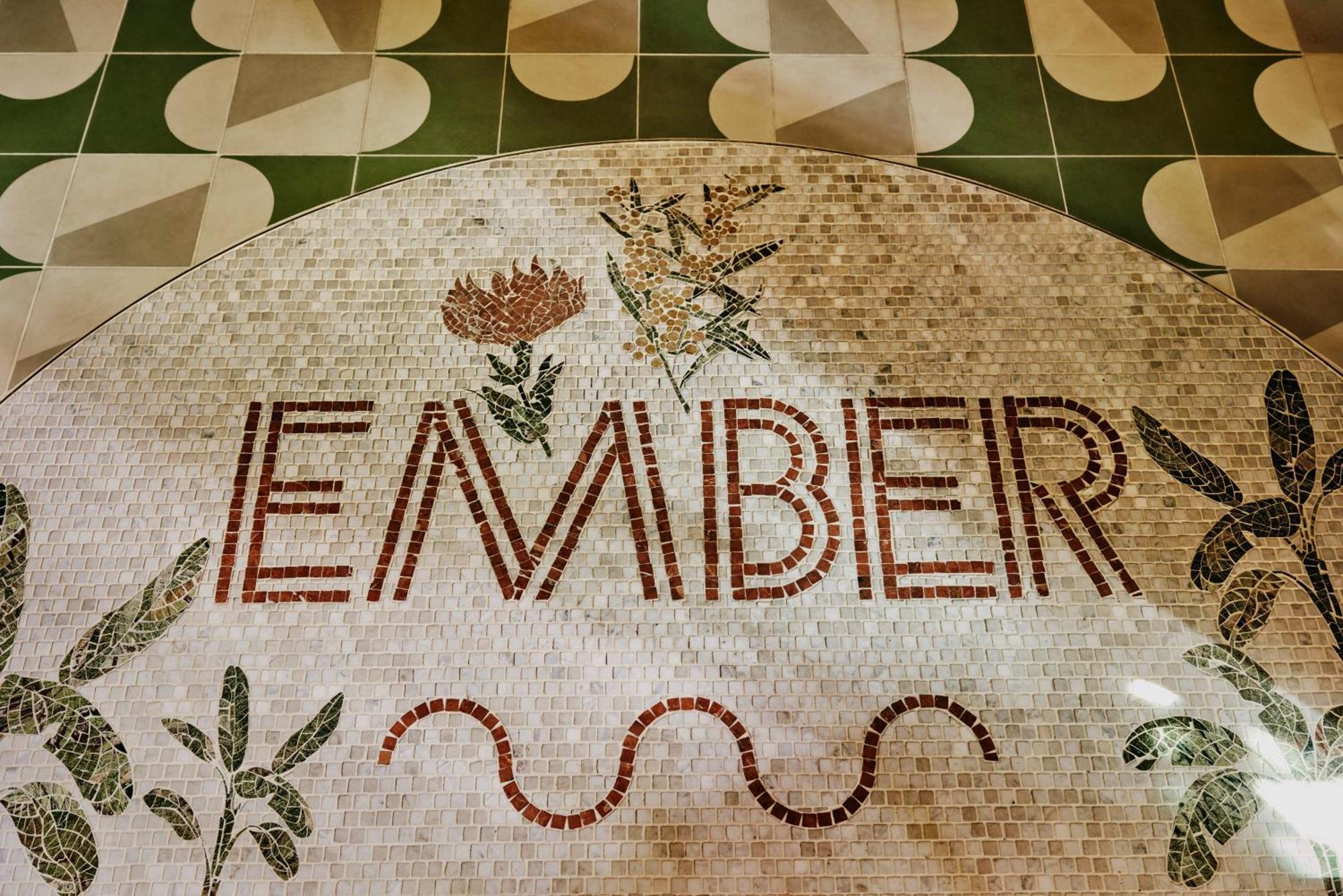Ember Locke Kensington Hotell