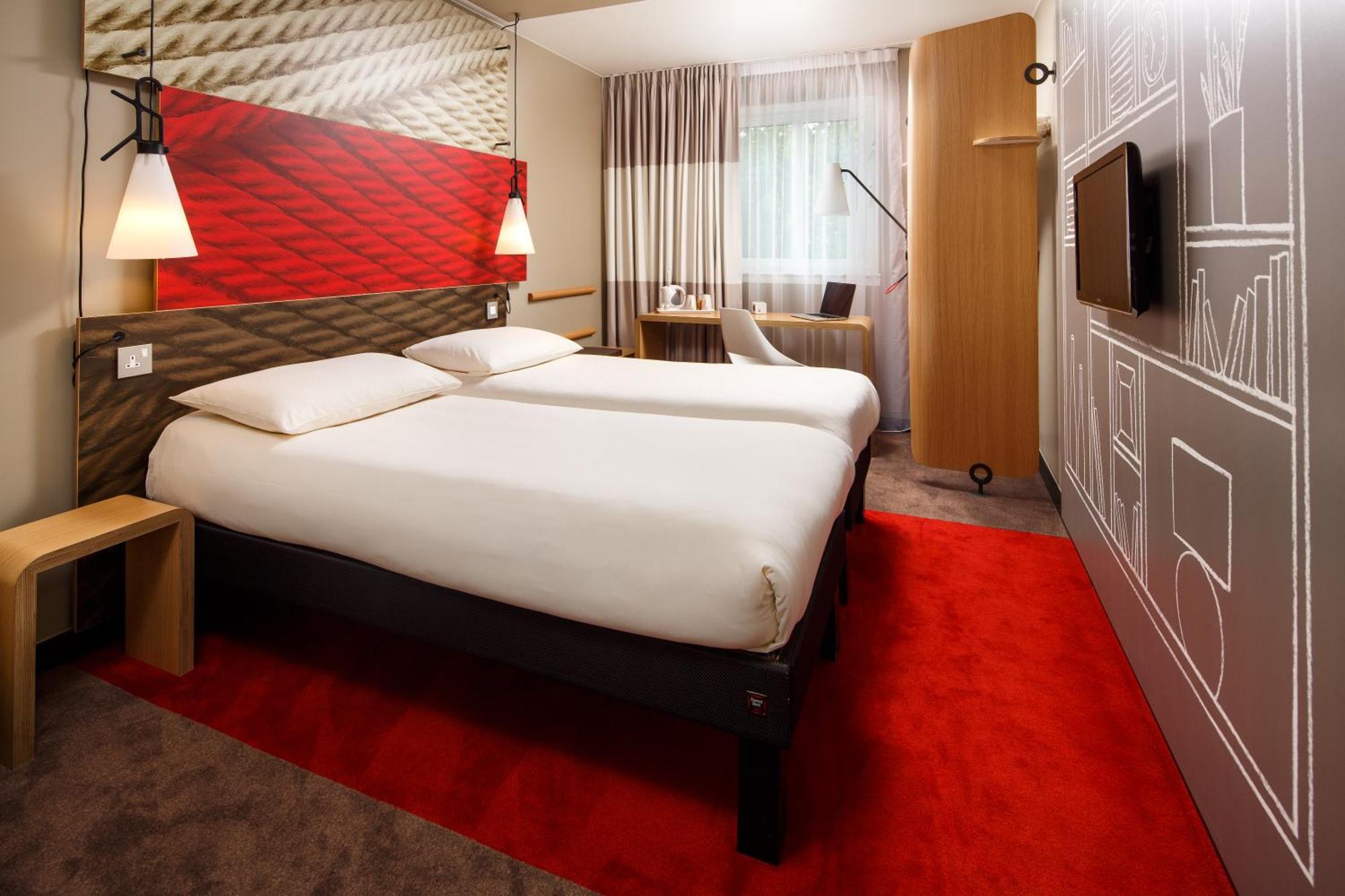 Ibis Stratford Hotel 3*