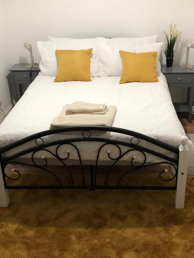 Alpha House Bed & Breakfast *