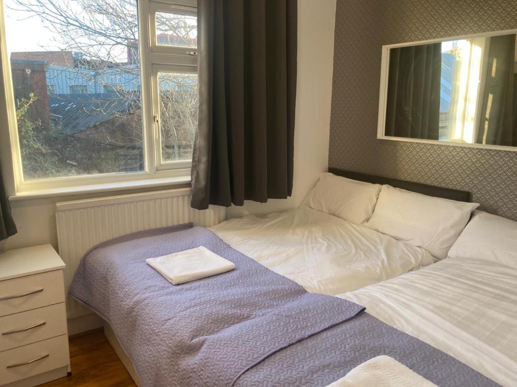 Twin Towerd Guest house *